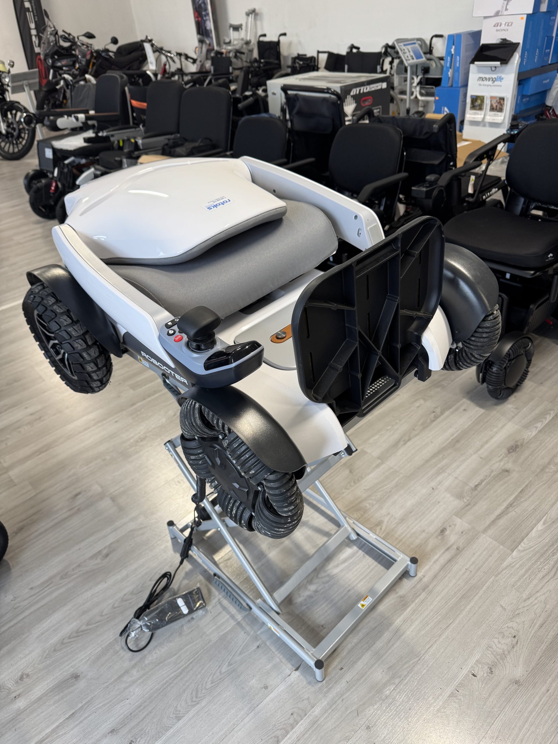 EFOLDI Lifter dvigalo za nalaganje lahkih skuterjev in vozičkov v avto - slika 6