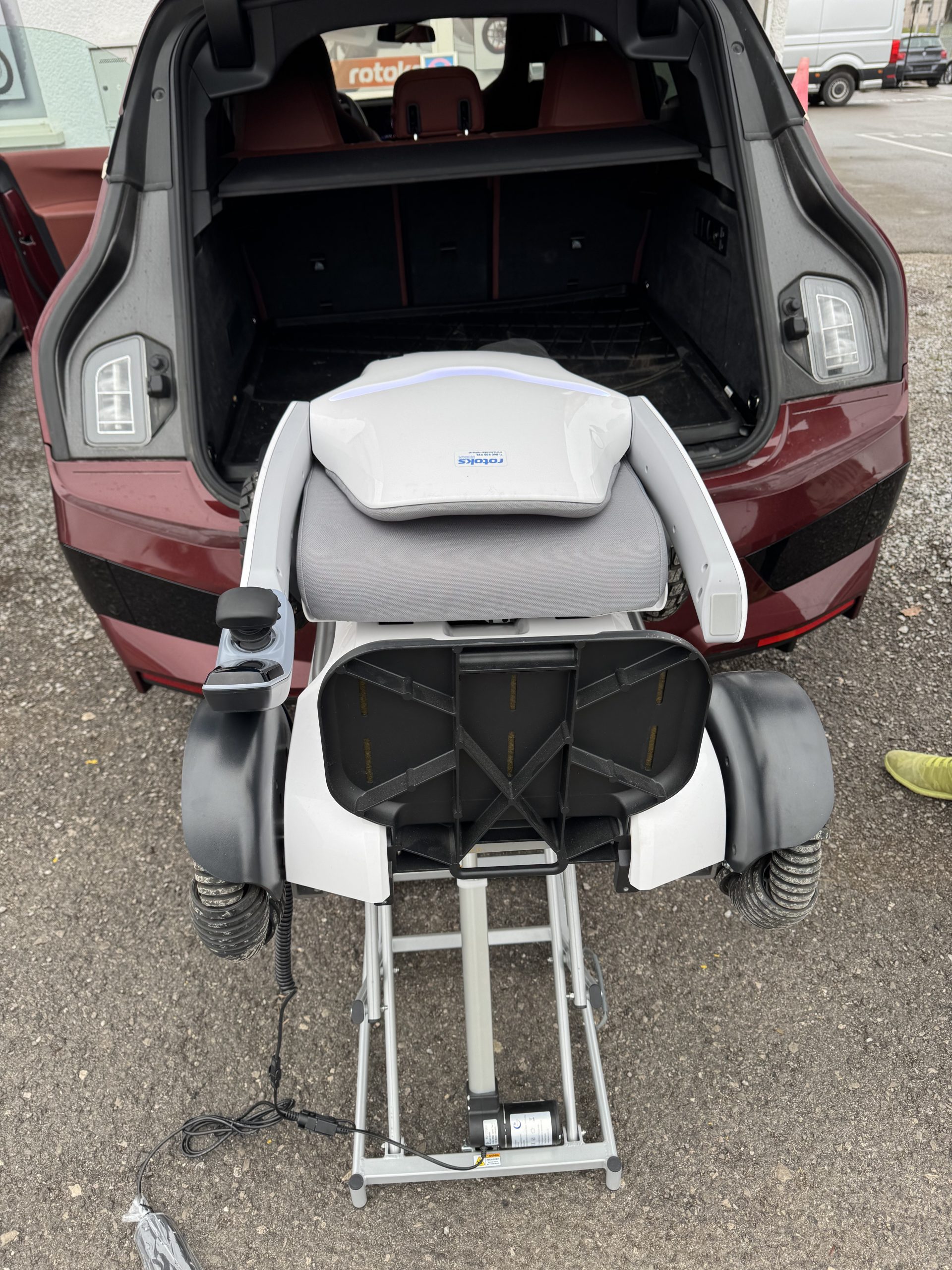 EFOLDI Lifter dvigalo za nalaganje lahkih skuterjev in vozičkov v avto - slika 8