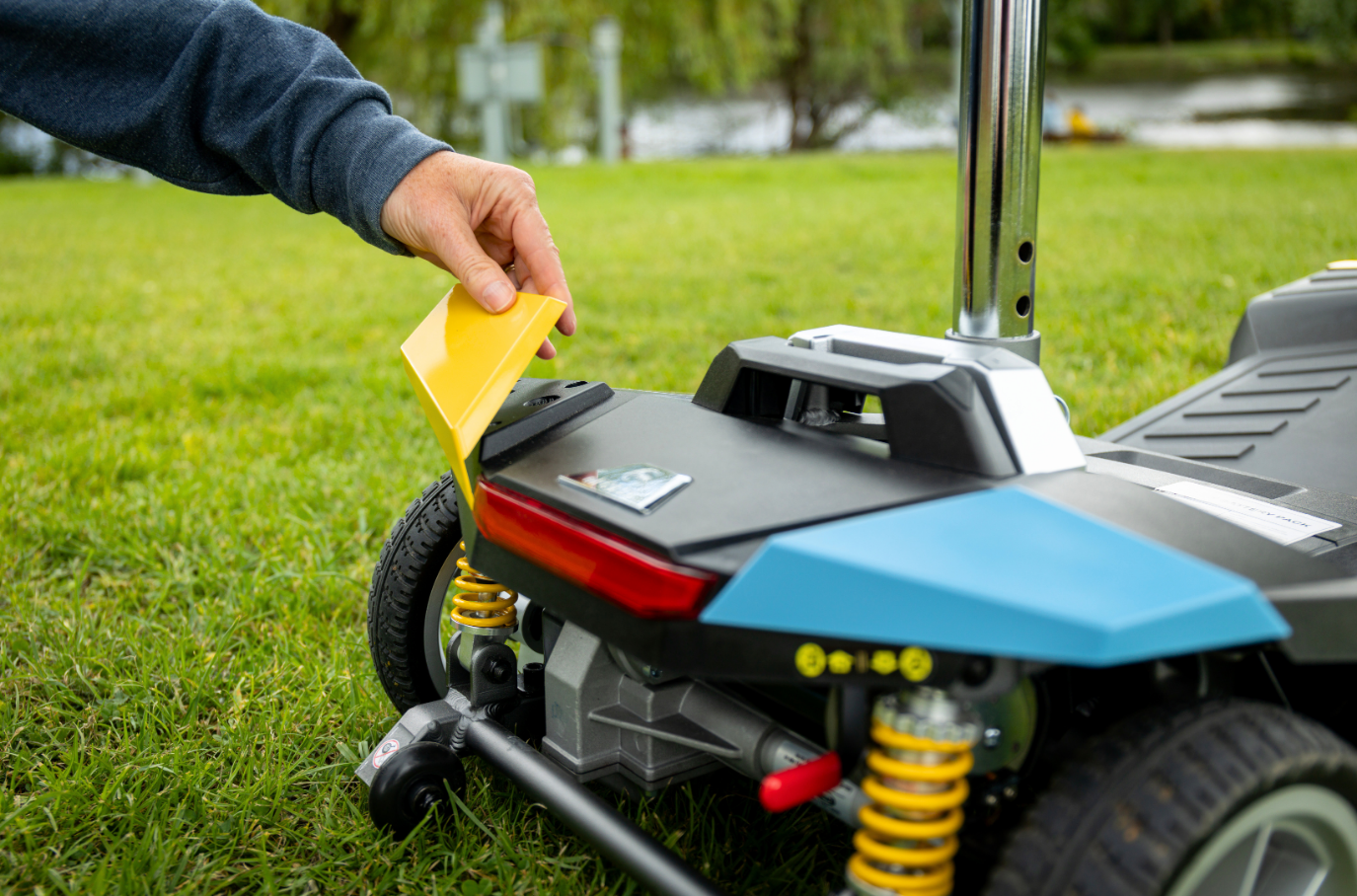 EFOLDI Cliq 10 kg lahek razstavljiv potovalni električni invalidski skuter - slika 34